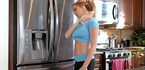  Blonde bombshell Linzee Ryder takes good care of Alex Jett dick